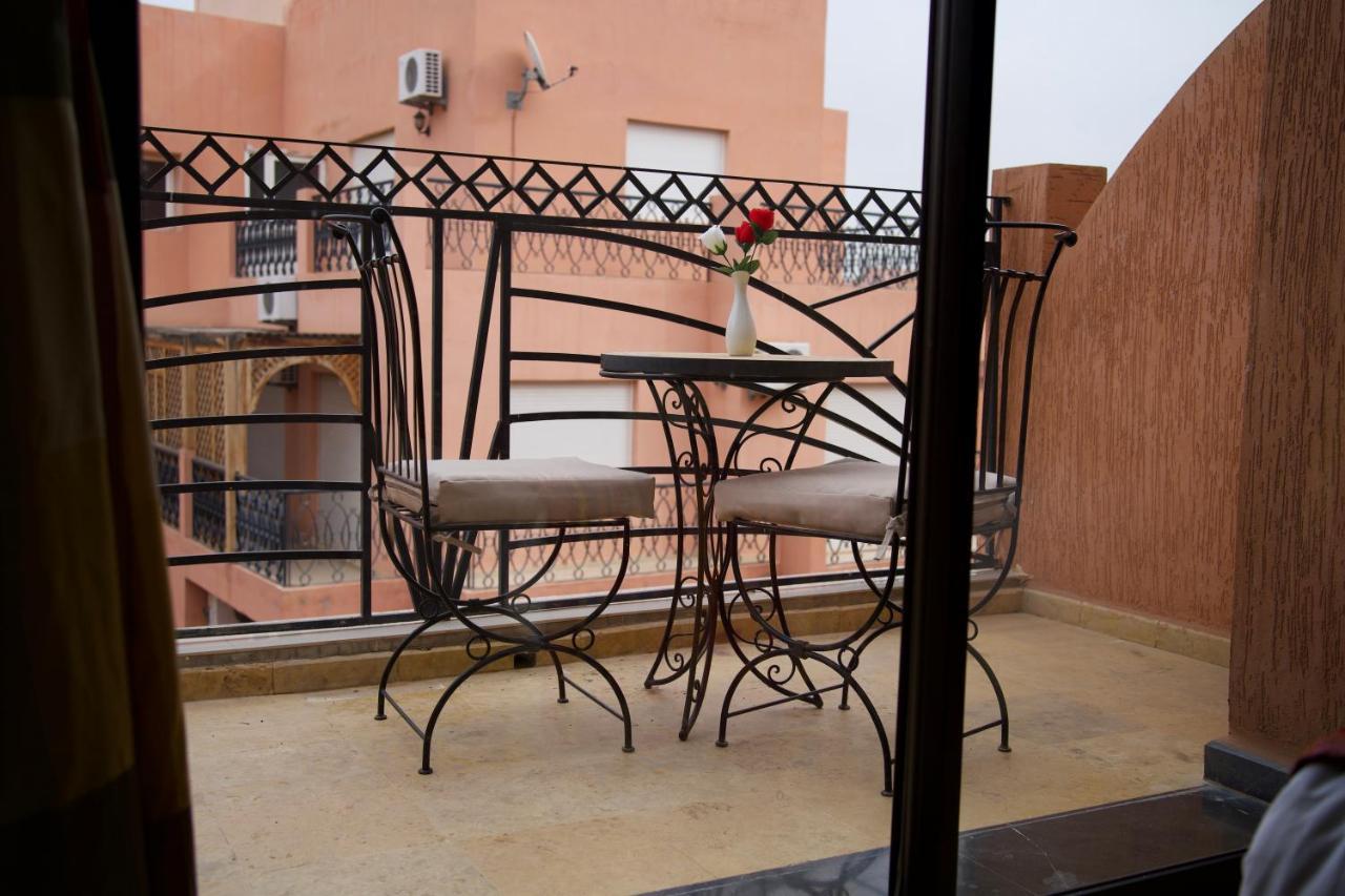Hotel Les Trois Palmiers Marrakesch Exterior foto