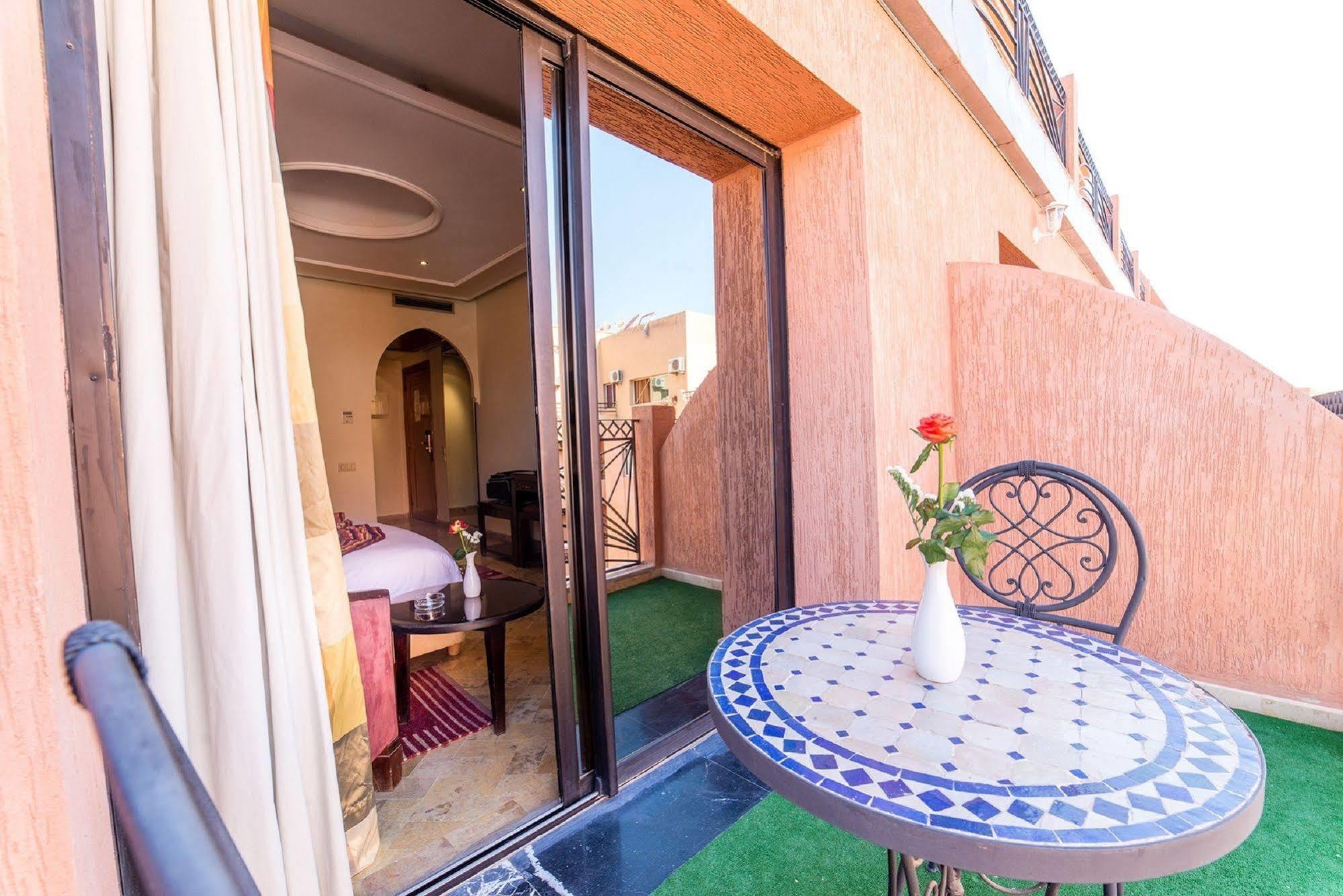 Hotel Les Trois Palmiers Marrakesch Exterior foto